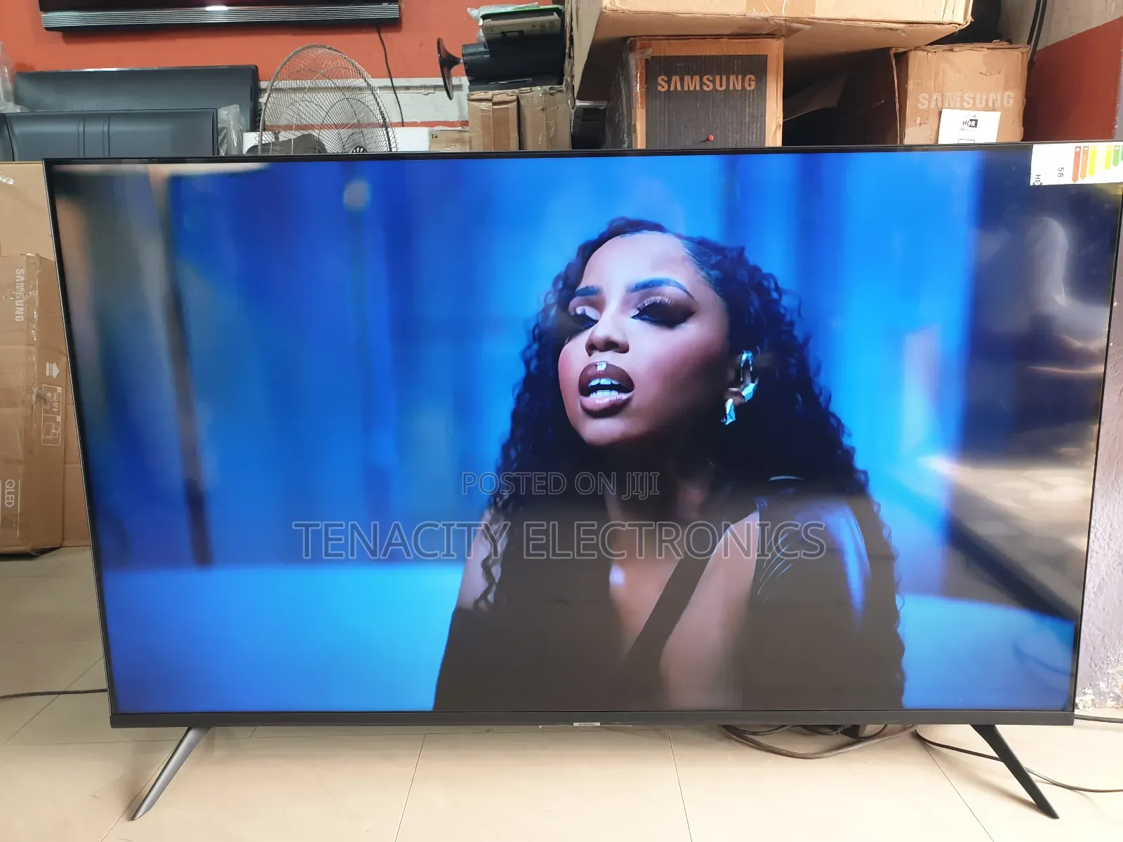 Crystal Uhd HDR Samsung Smart Satellite Tv 65"Inches