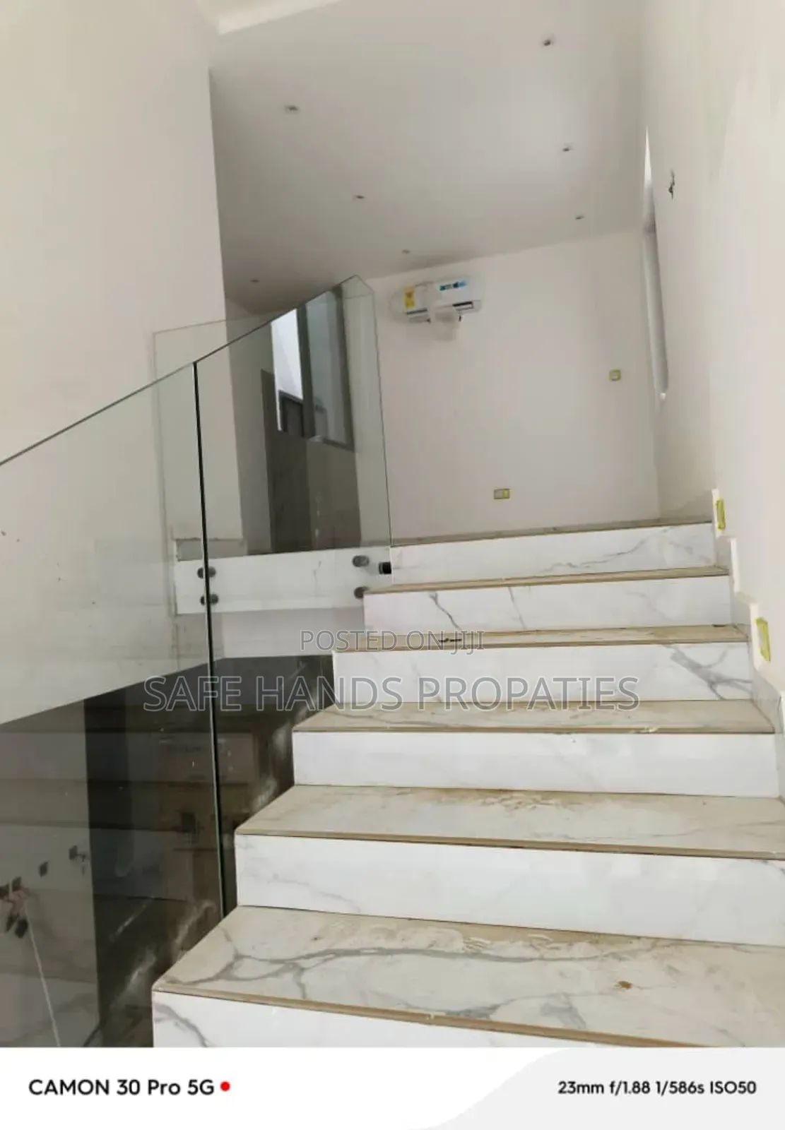 Furnished 5bdrm House in School Junction, Accra Metropolitan for sale