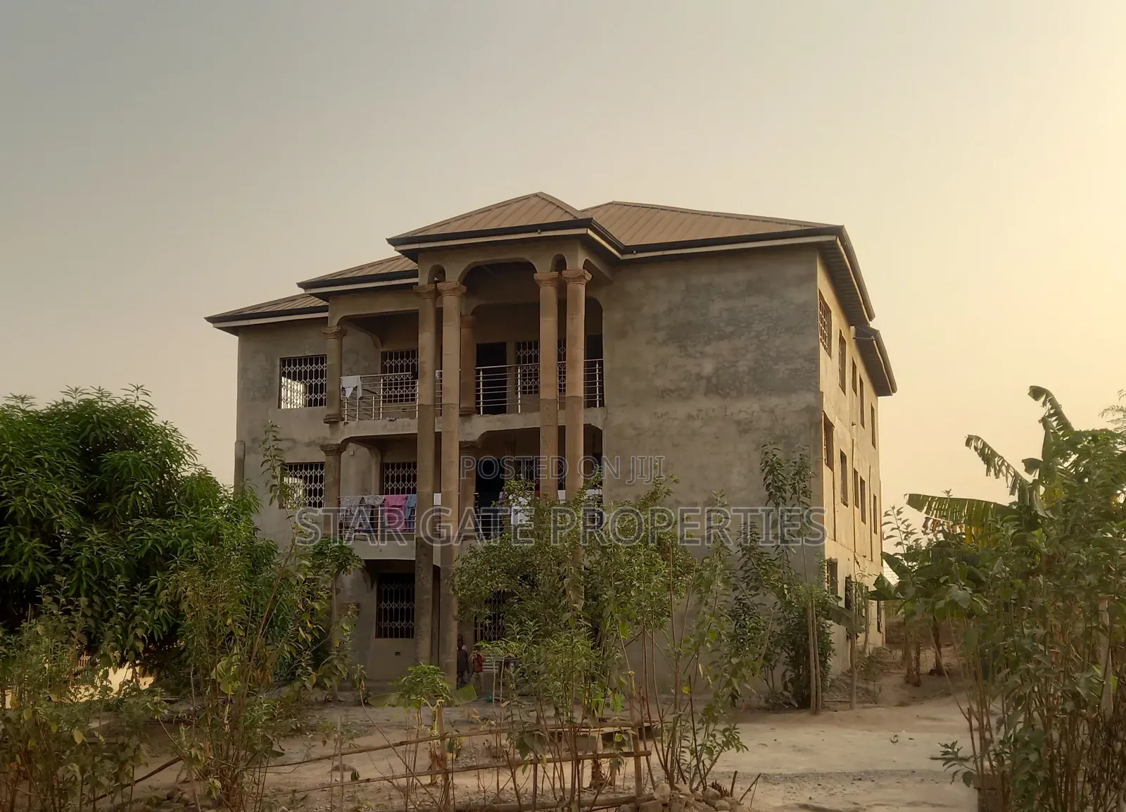12bdrm House in Kenyasi Abrem., Kumasi Metropolitan for sale
