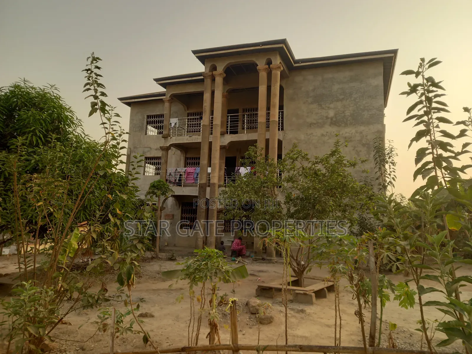 12bdrm House in Kenyasi Abrem., Kumasi Metropolitan for sale