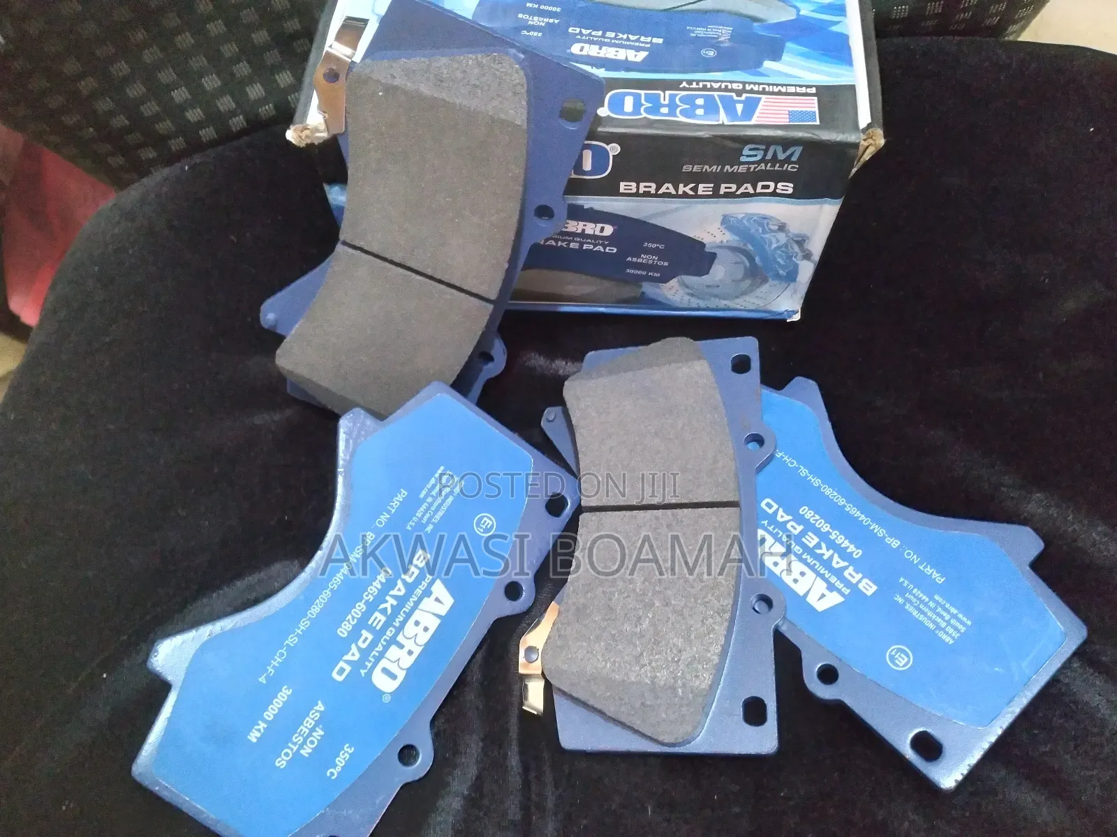Toyota Sequoia Front Brake Pad Set
