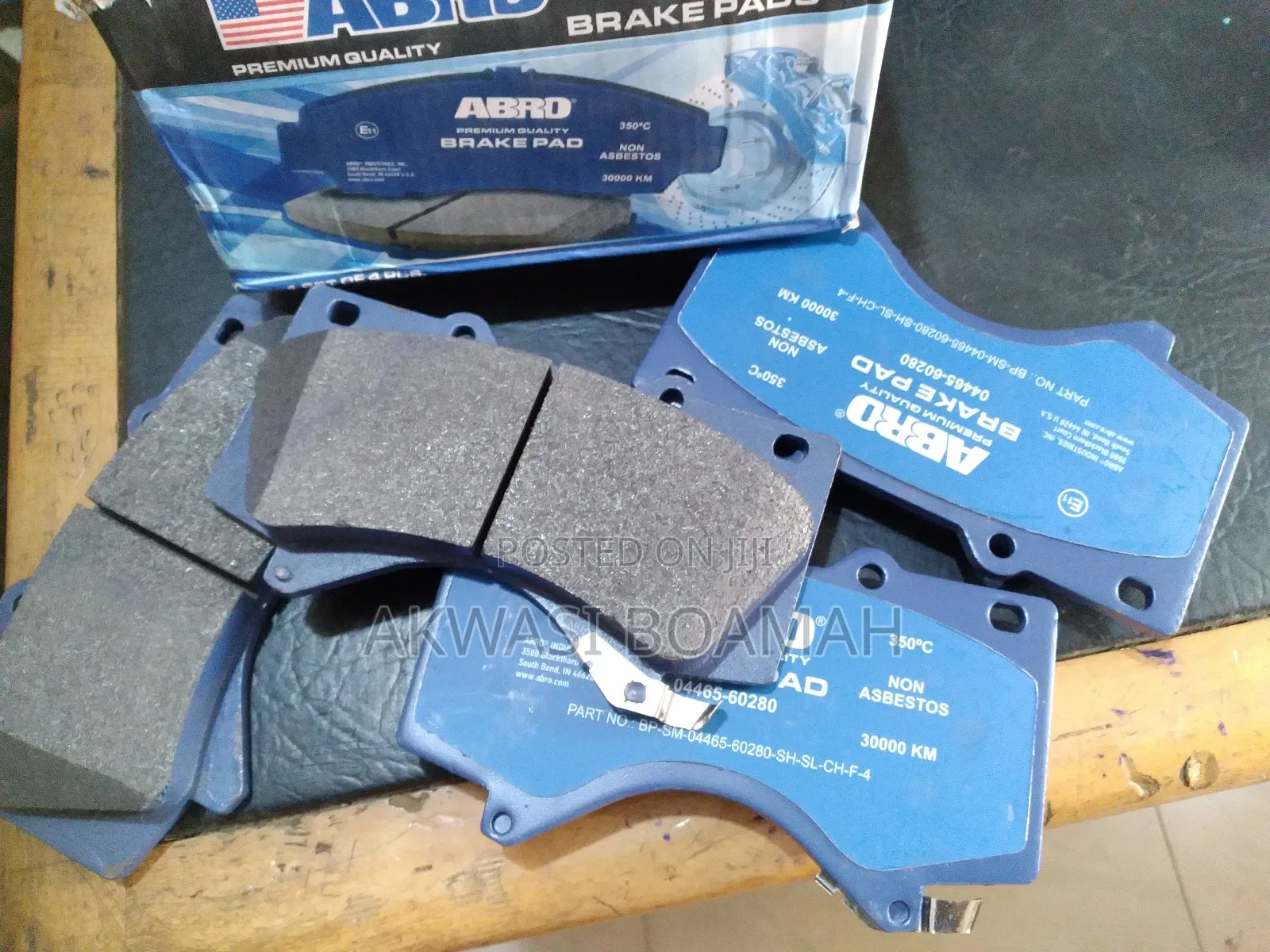 Toyota Sequoia Front Brake Pad Set