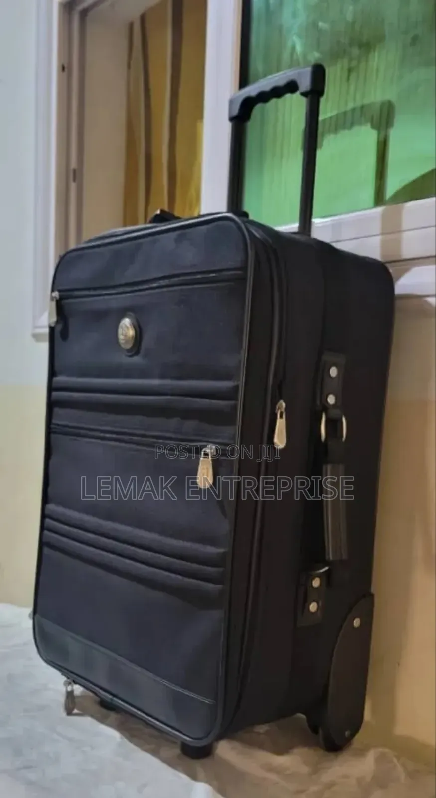 TRAVELERS CLUB Traveling Suitcase