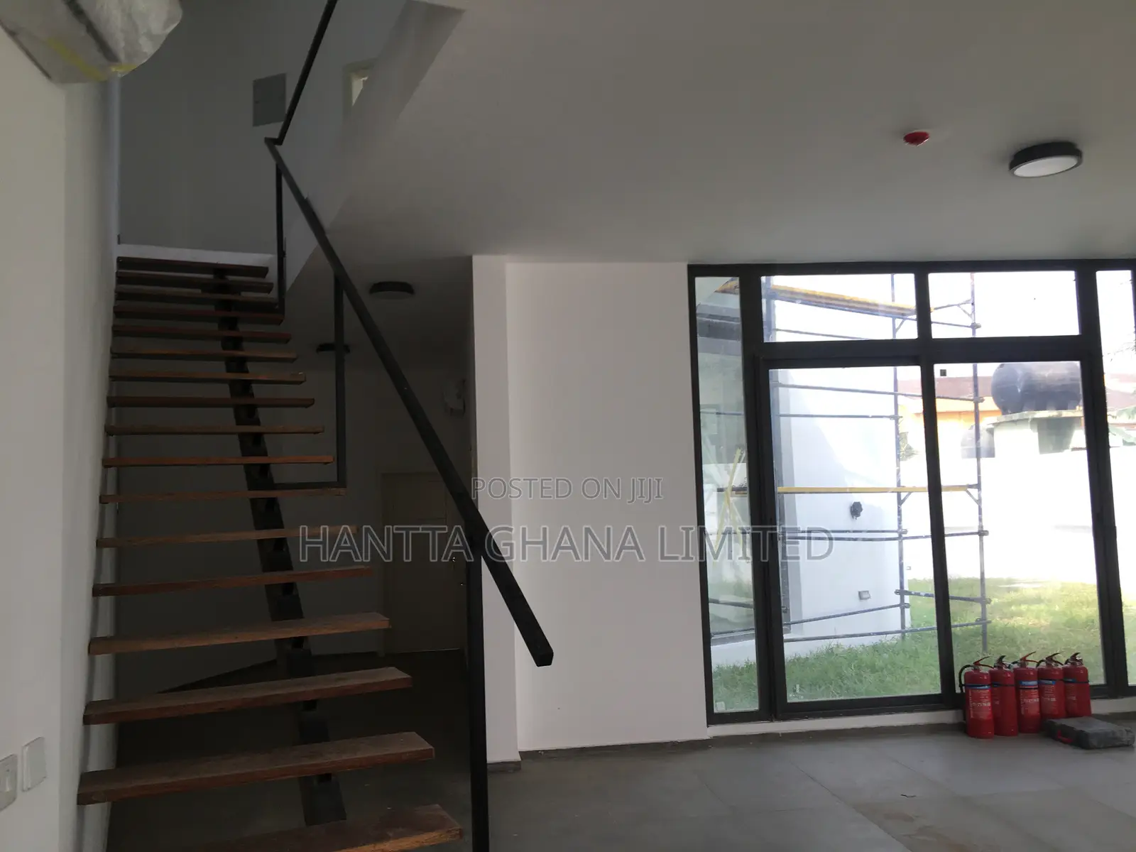 4bdrm Townhouse/Terrace in North Legon for sale