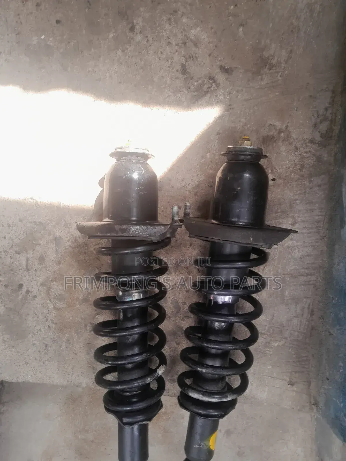 Toyota Corolla 09 Back Shocks Absorbers