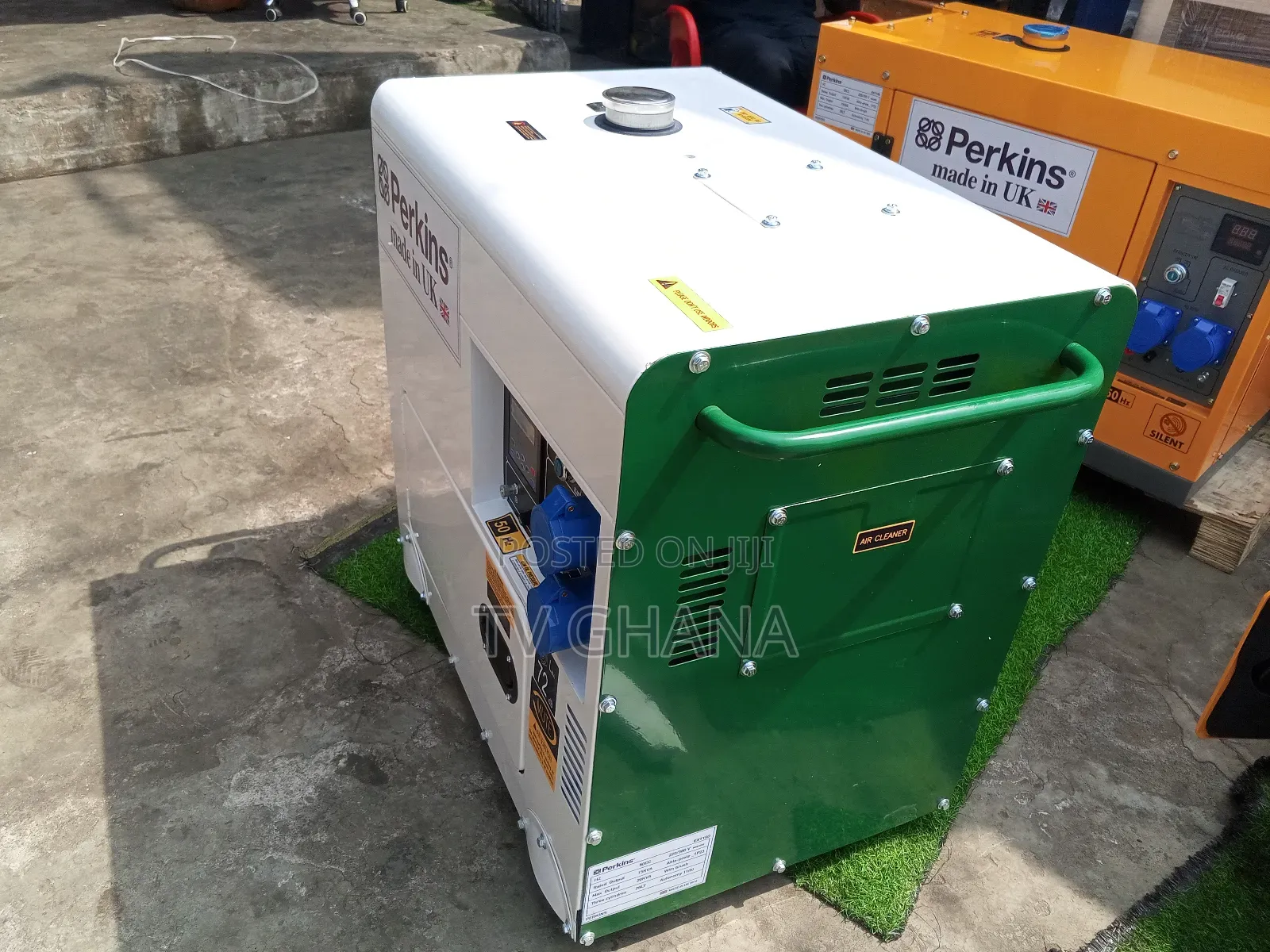 Quality White and Green Generator 15kva Perkins Generator