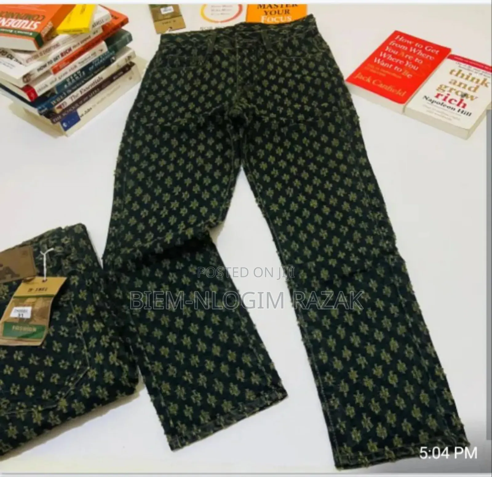 Baggy Jeans Available