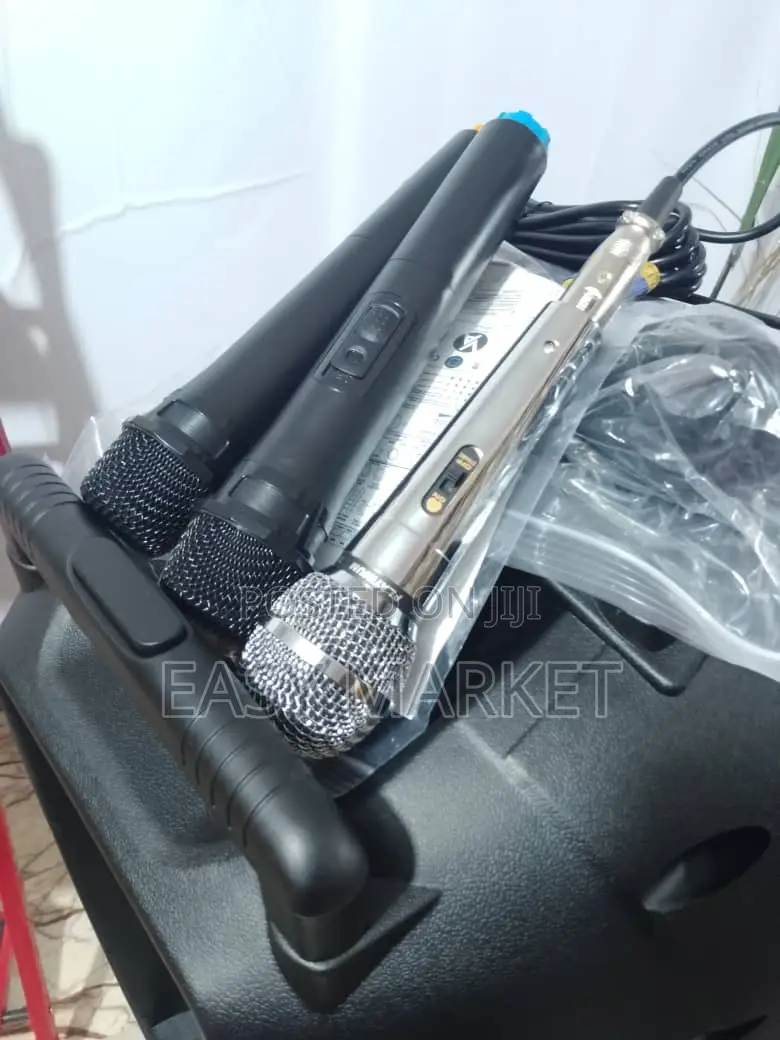 Chargeable Speaker 3 Mics and Stand