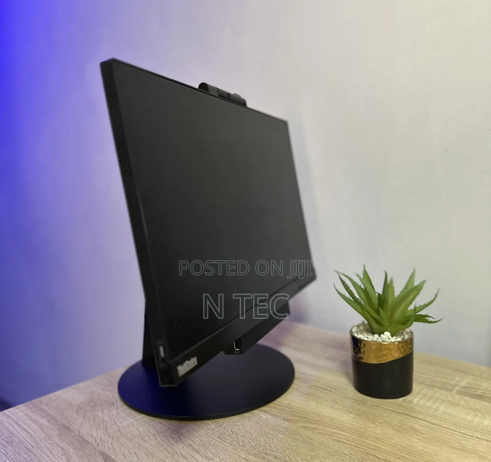 Lenovo ThinkCentre M810z AIO 8GB Intel Core I5 SSD 256GB