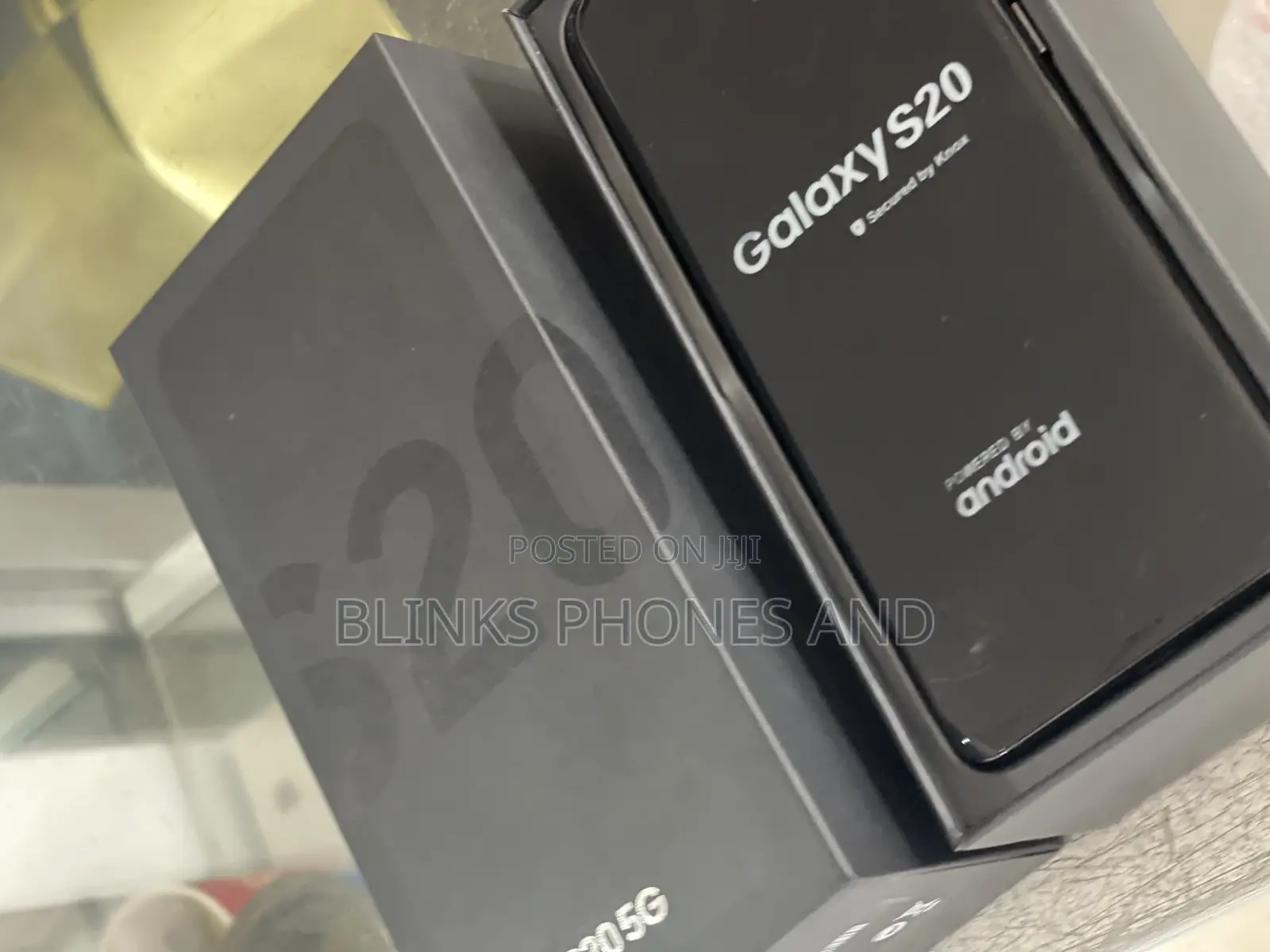 New Samsung Galaxy S20 128 GB Black