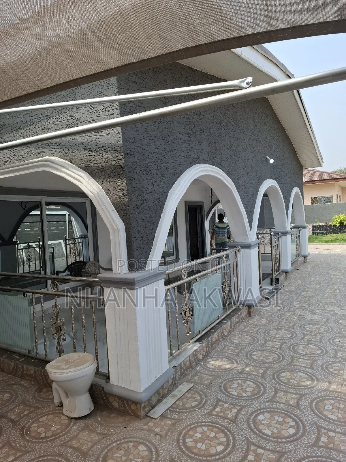 5bdrm House in Community 12, Tema Metropolitan for rent