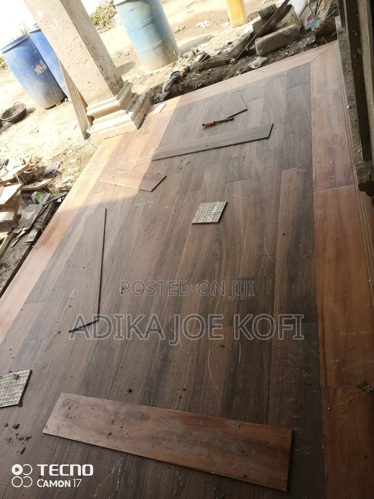 Tiles Workers Decor