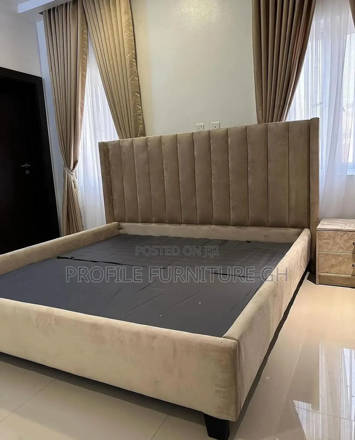 Queen 72x75 Size Frame With One Drawer// Free Delivery