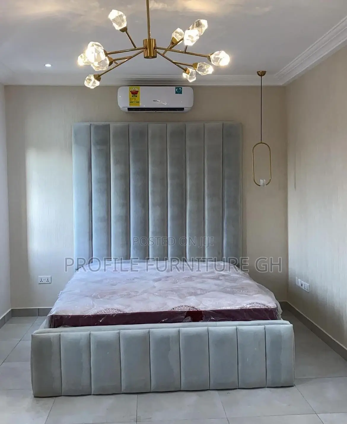 Massive Headboad Bedframe, Come With Queen Size Mattress