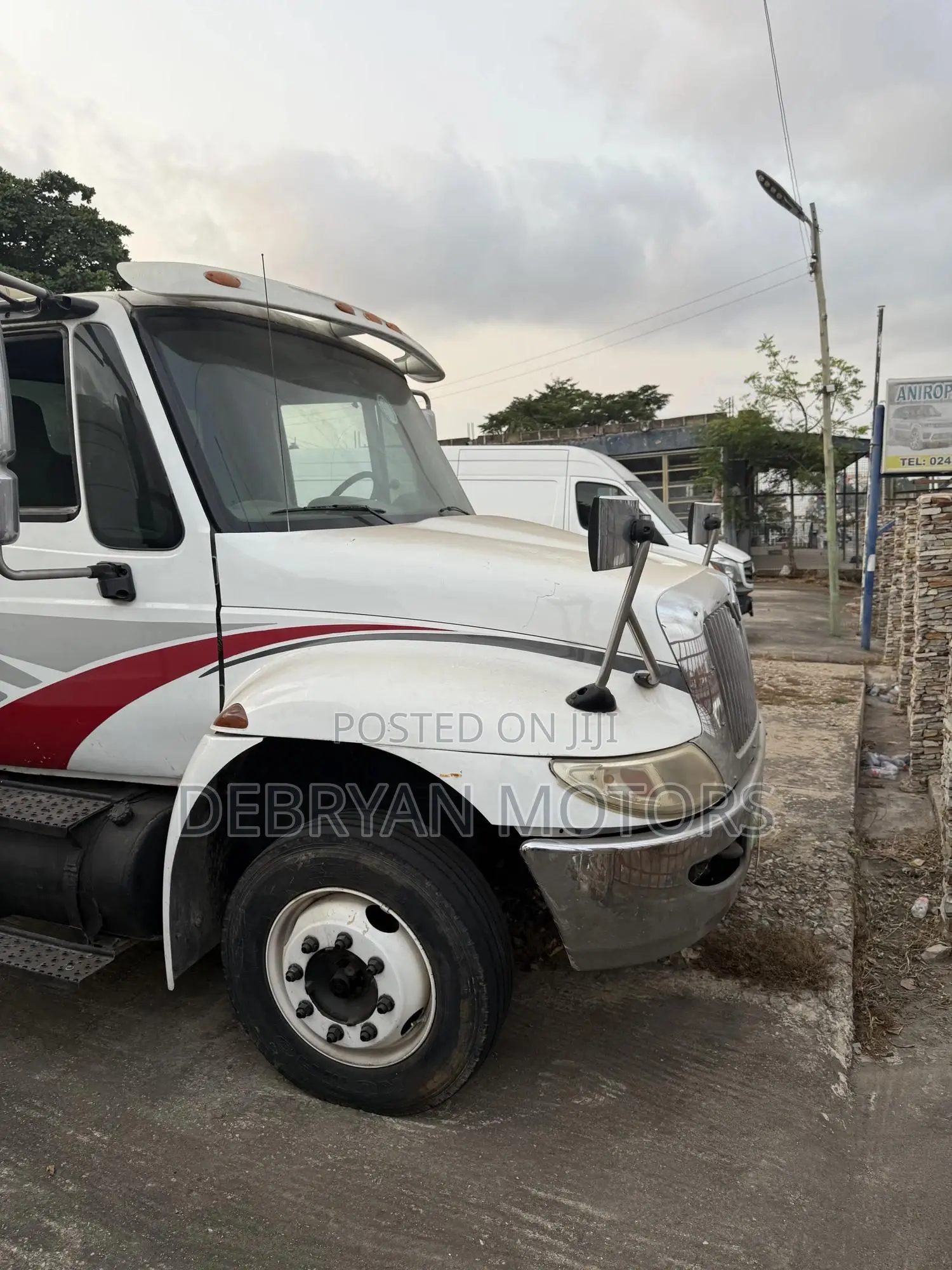 Towing Car Truck for Sale. American Type. Home Used.