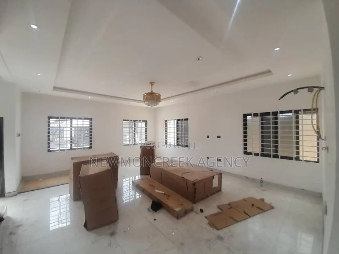 4bdrm Duplex in East Legon Annex, Accra Metropolitan for sale