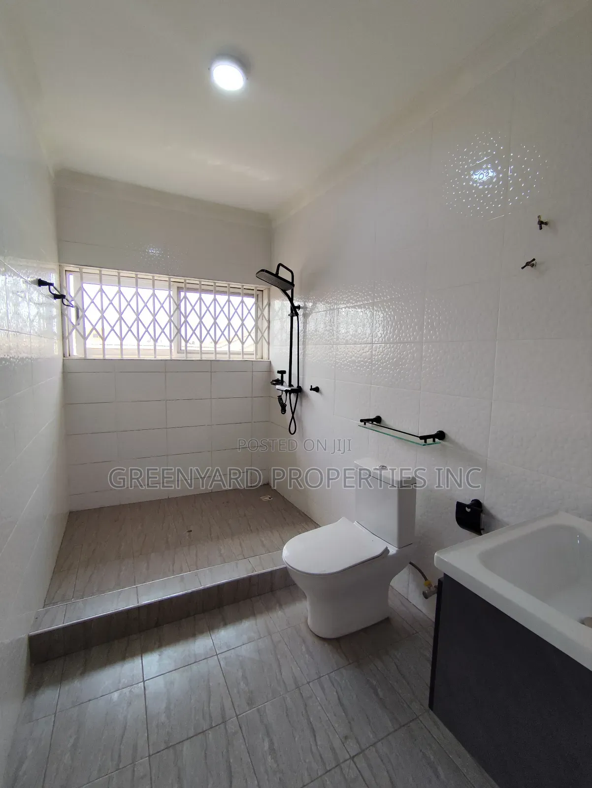 4bdrm House in C5, Lake Side Estate for rent