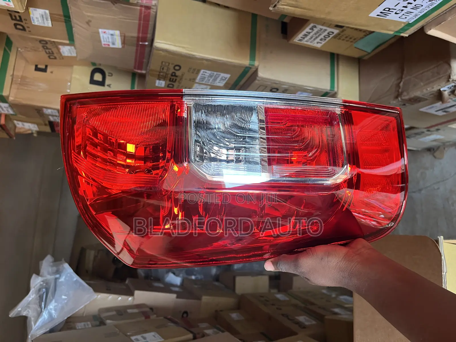 Navara 2015 Tailight Original DEPO Pair