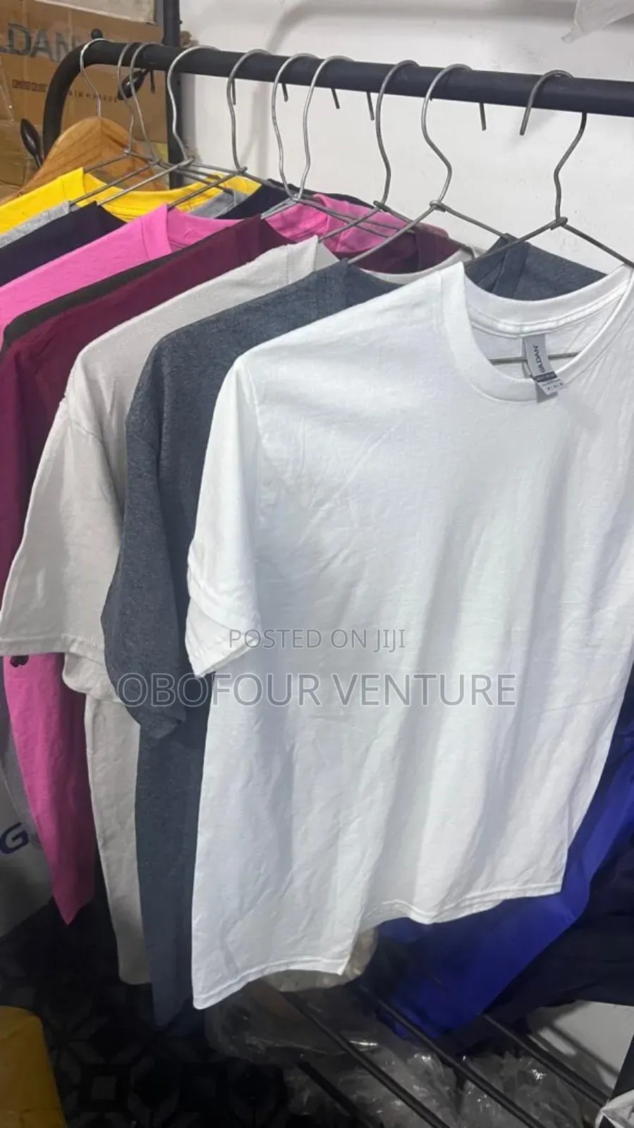 Quality Gildan Plain T-Shirt, Different Colours And Sizes
