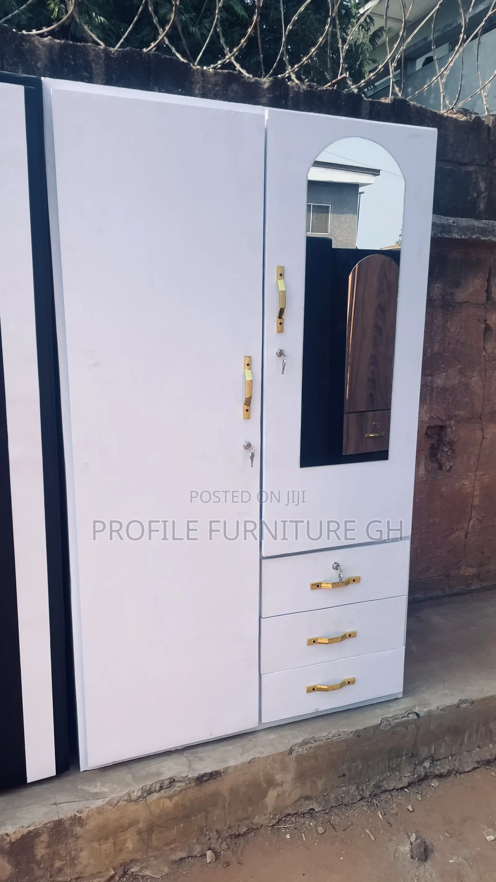 Wardrobe With Color