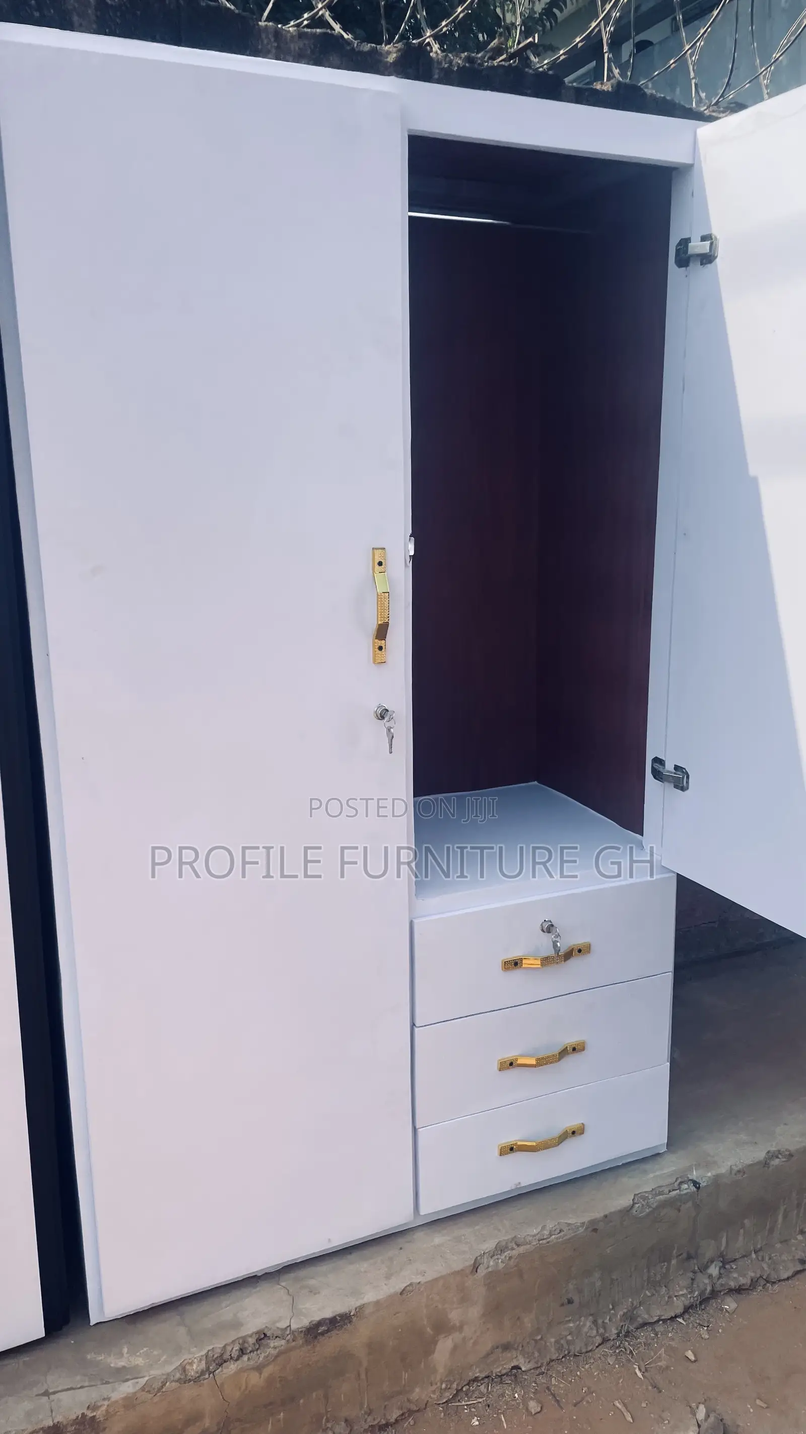 Wardrobe With Color