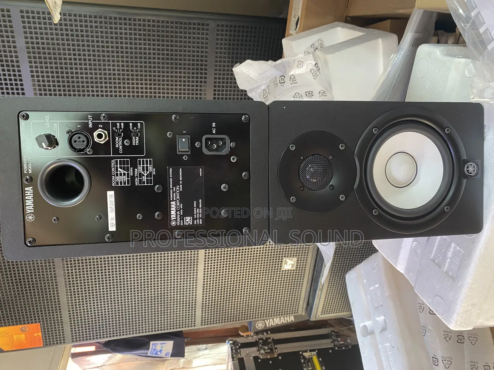 Yamaha HS5 Powered Studio Monitor