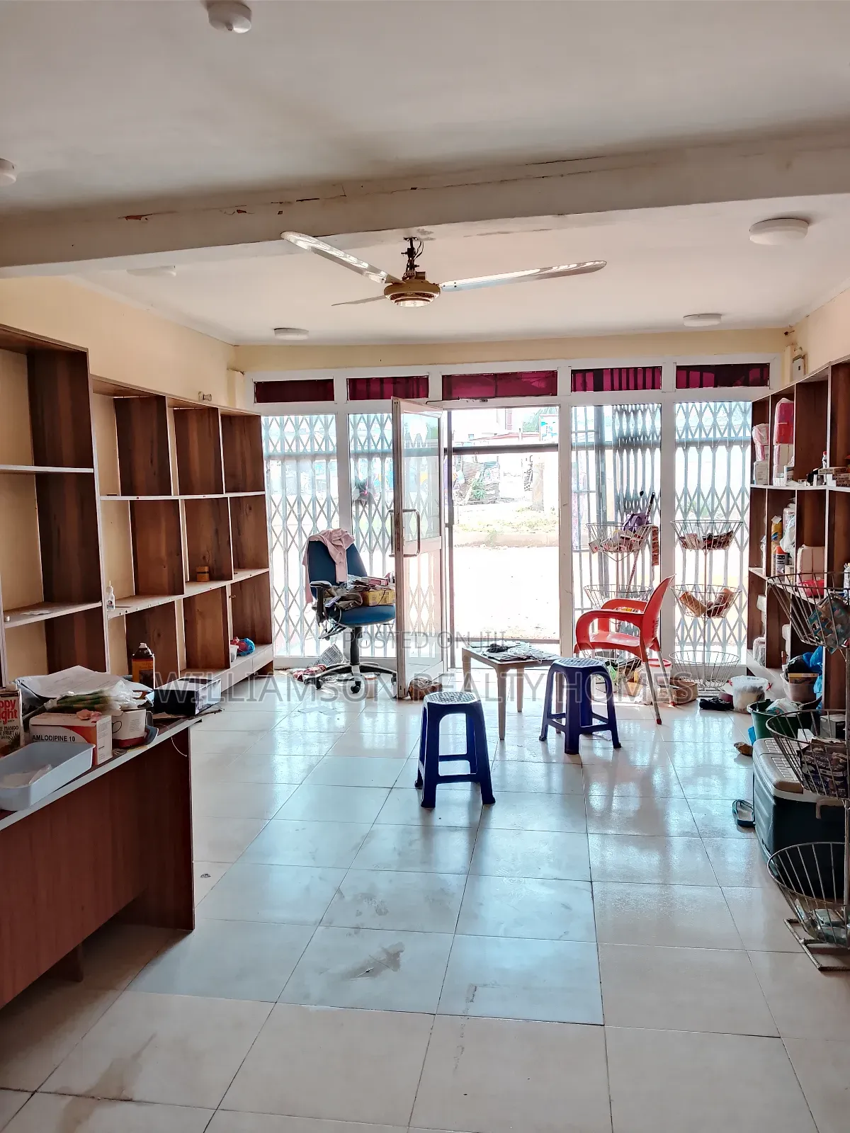 Ground Floor, Busy Road Side Shop/Store/Warehouse,Spintex