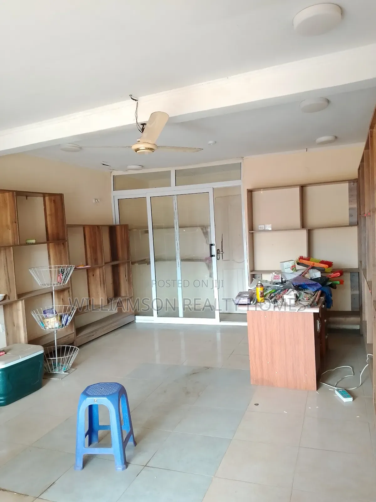 Ground Floor, Busy Road Side Shop/Store/Warehouse,Spintex