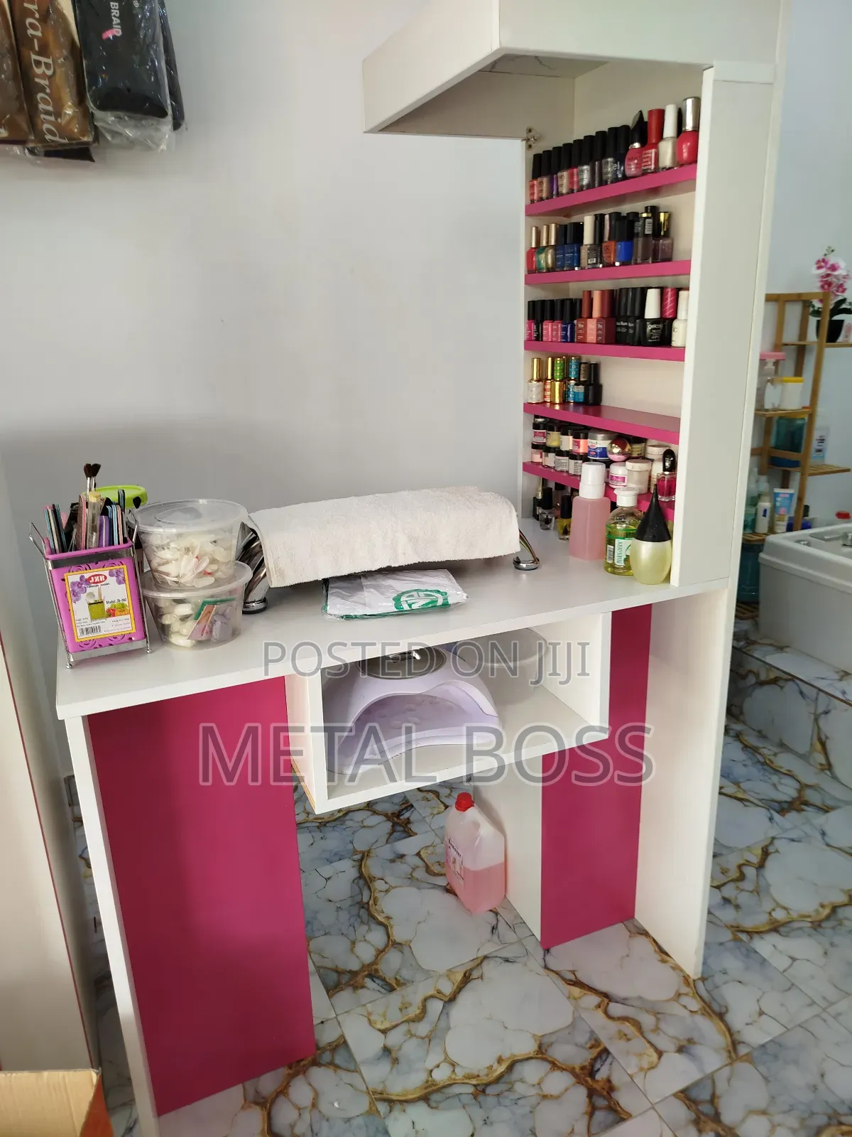 Custom Nails Desk