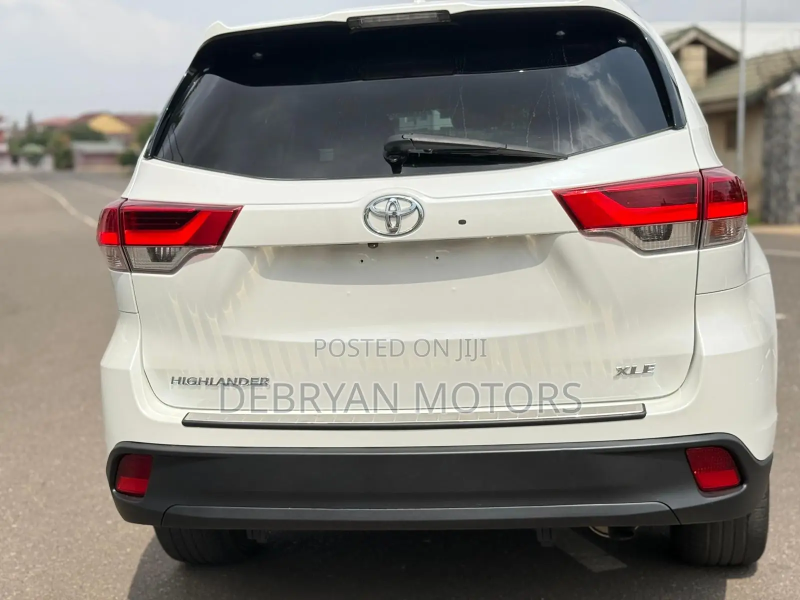 Toyota Highlander XLE 4x2 V6 (3.5L 6cyl 8A) 2018 White
