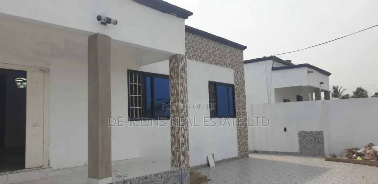 3bdrm House in De-Icons Real Estate, Awutu Senya East Municipal