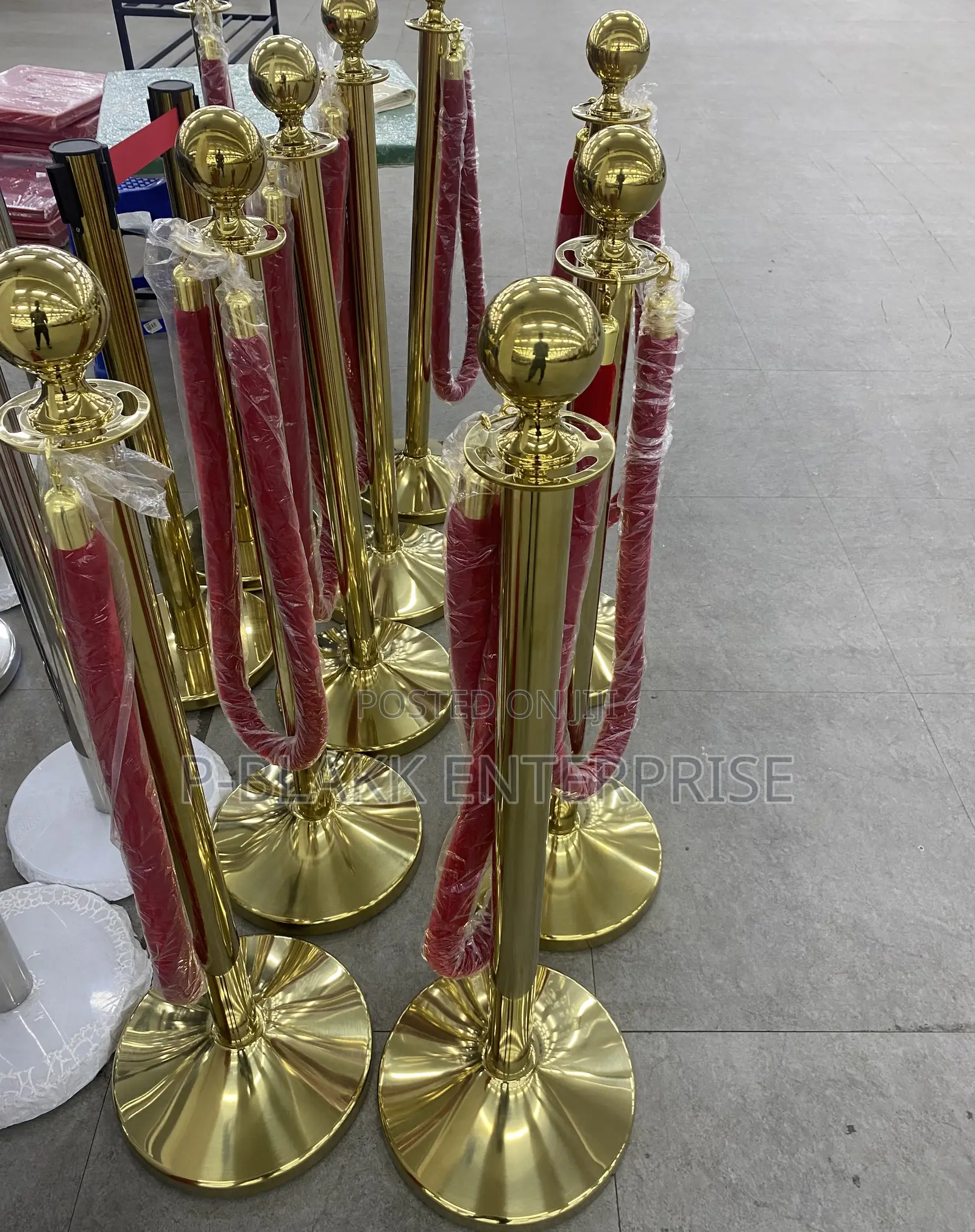 Stanchion/ Barricade/ Crowd Control (2pools 1rope)