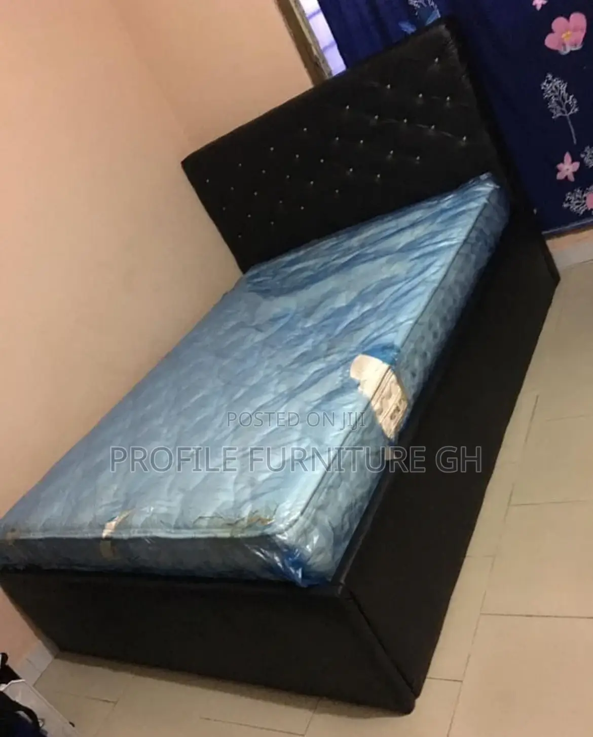 Black Bedframe ( Foreign Queen Size 60x80)//Free  Delivery