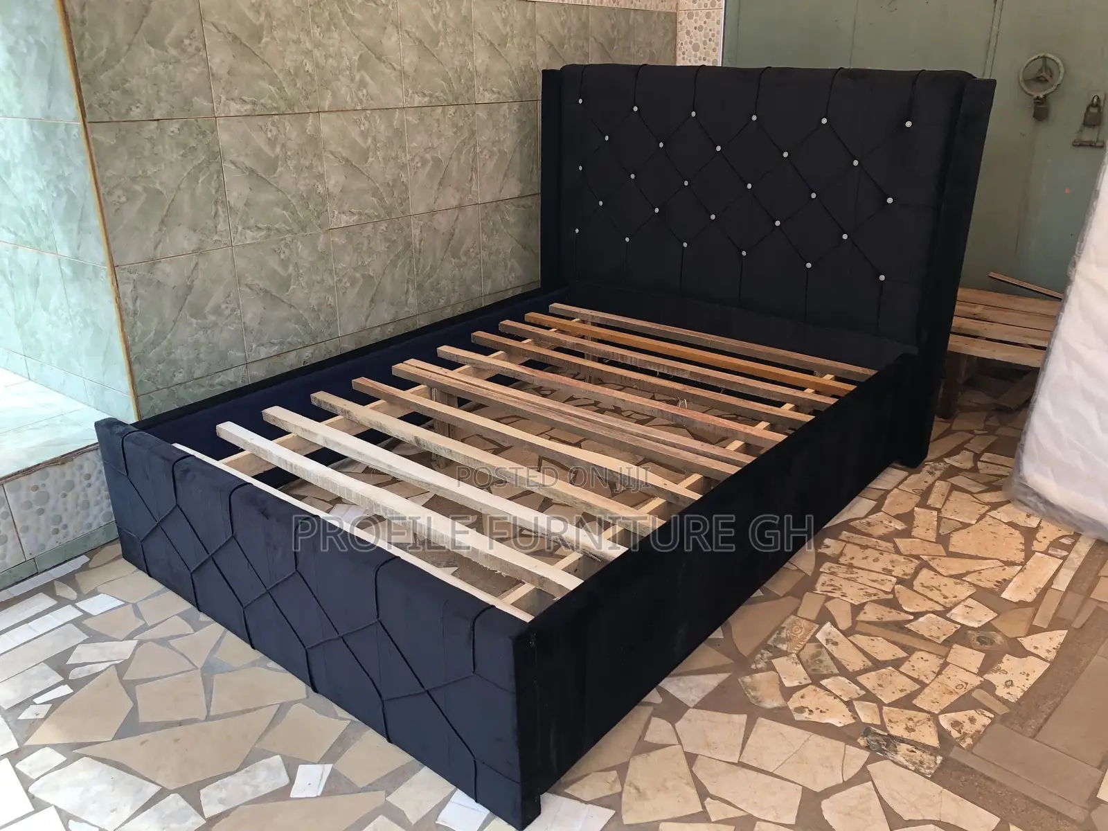 Neat Double Black Bedframe// Durable And Luxurious