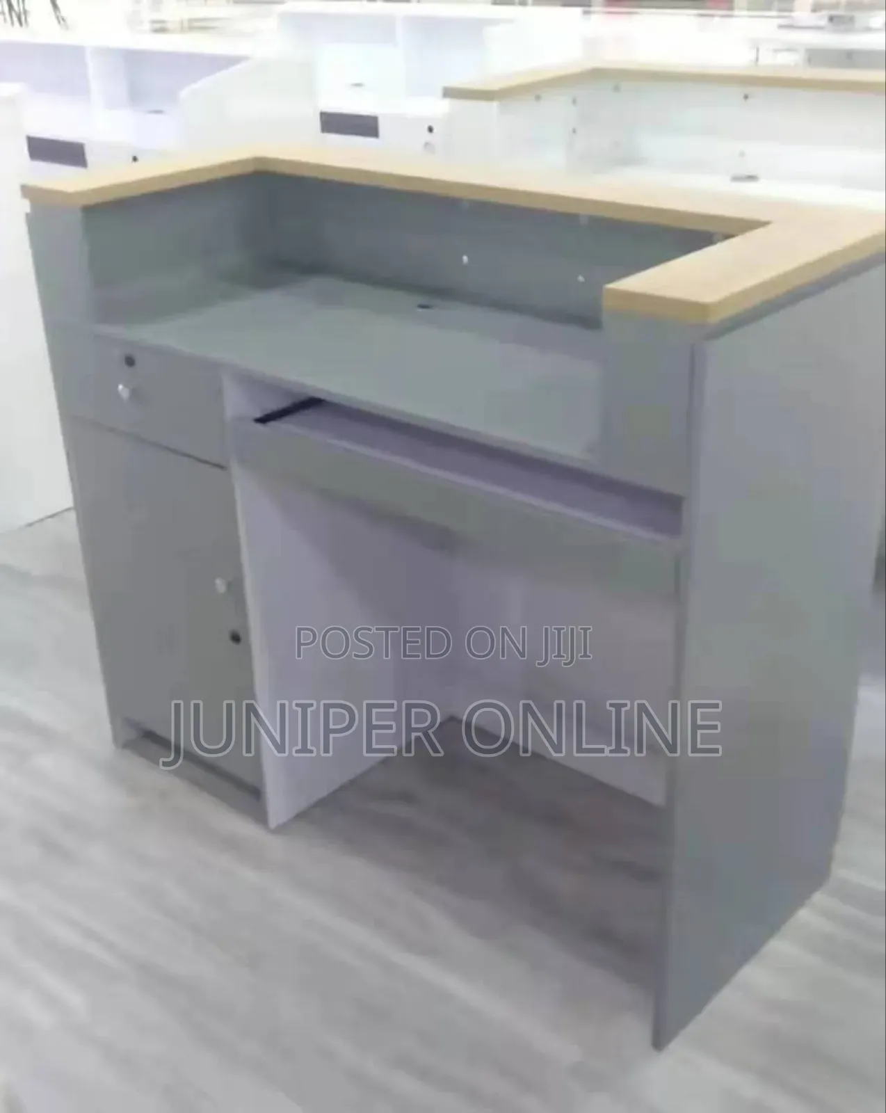 Receptionist Desk/Front Desk Trinii