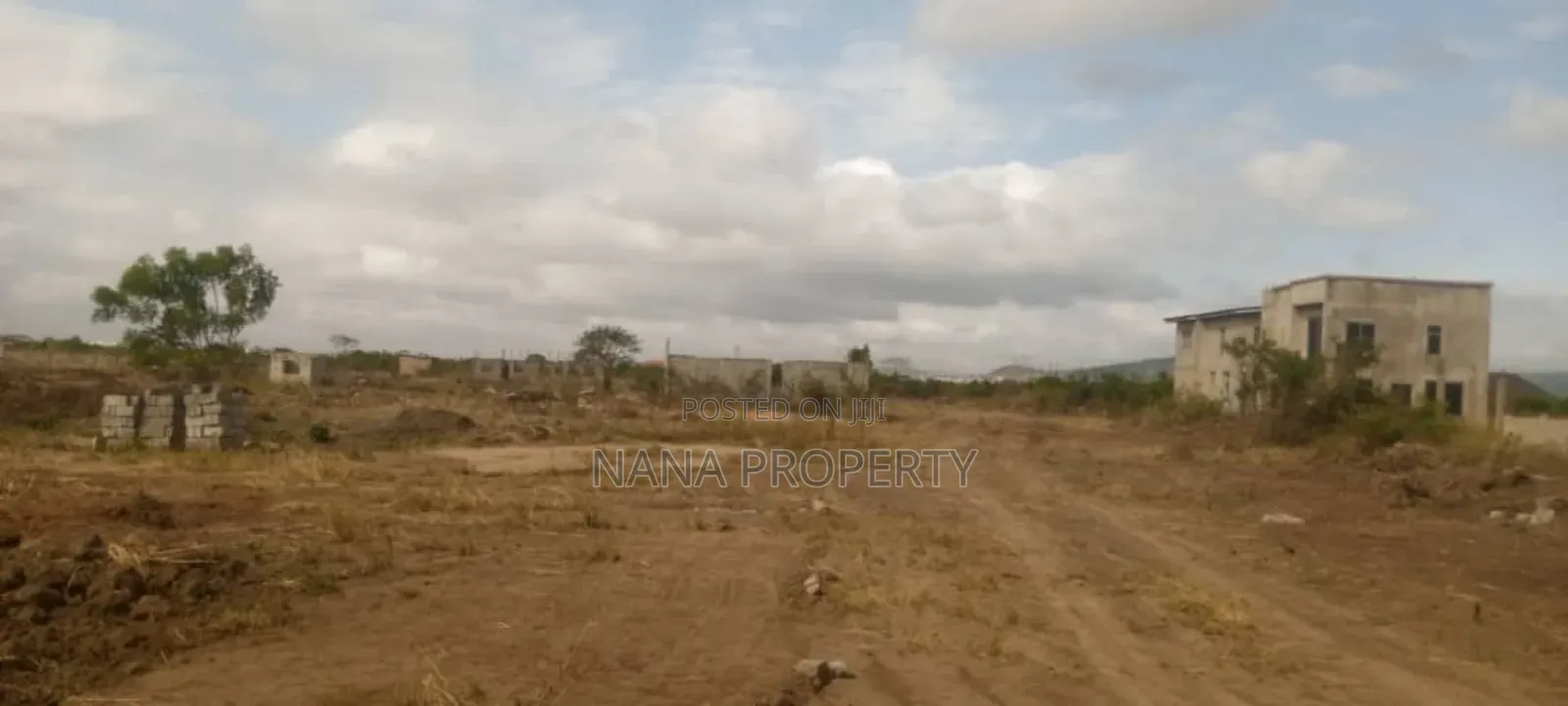 10 Plots of Land for Sale Located at Oyibi Saasabi