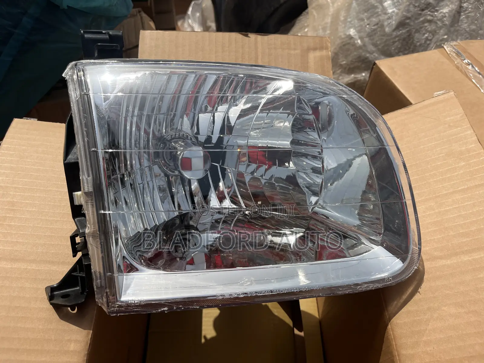 Sequoia 01-04 Headlight Pair Original DEPO