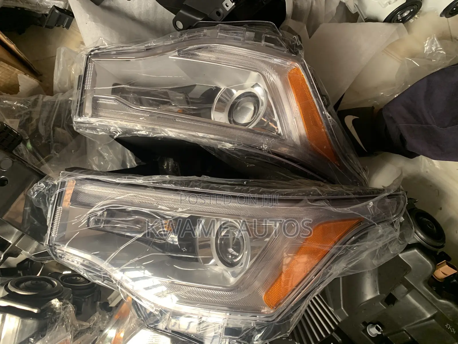 GMC Acadia 2018 Head Light Pair