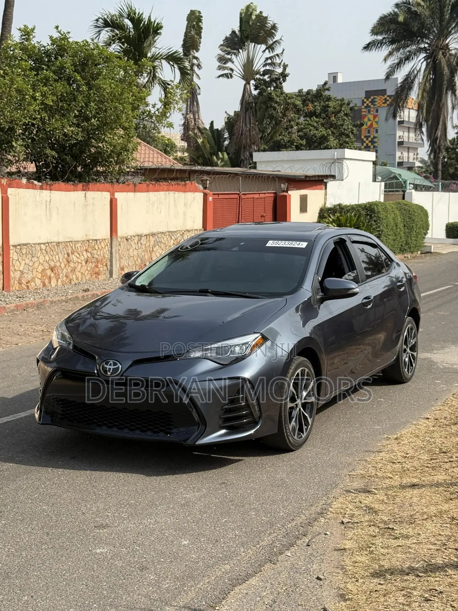 Toyota Corolla SE (1.8L 4cyl 6M) 2019 Gray