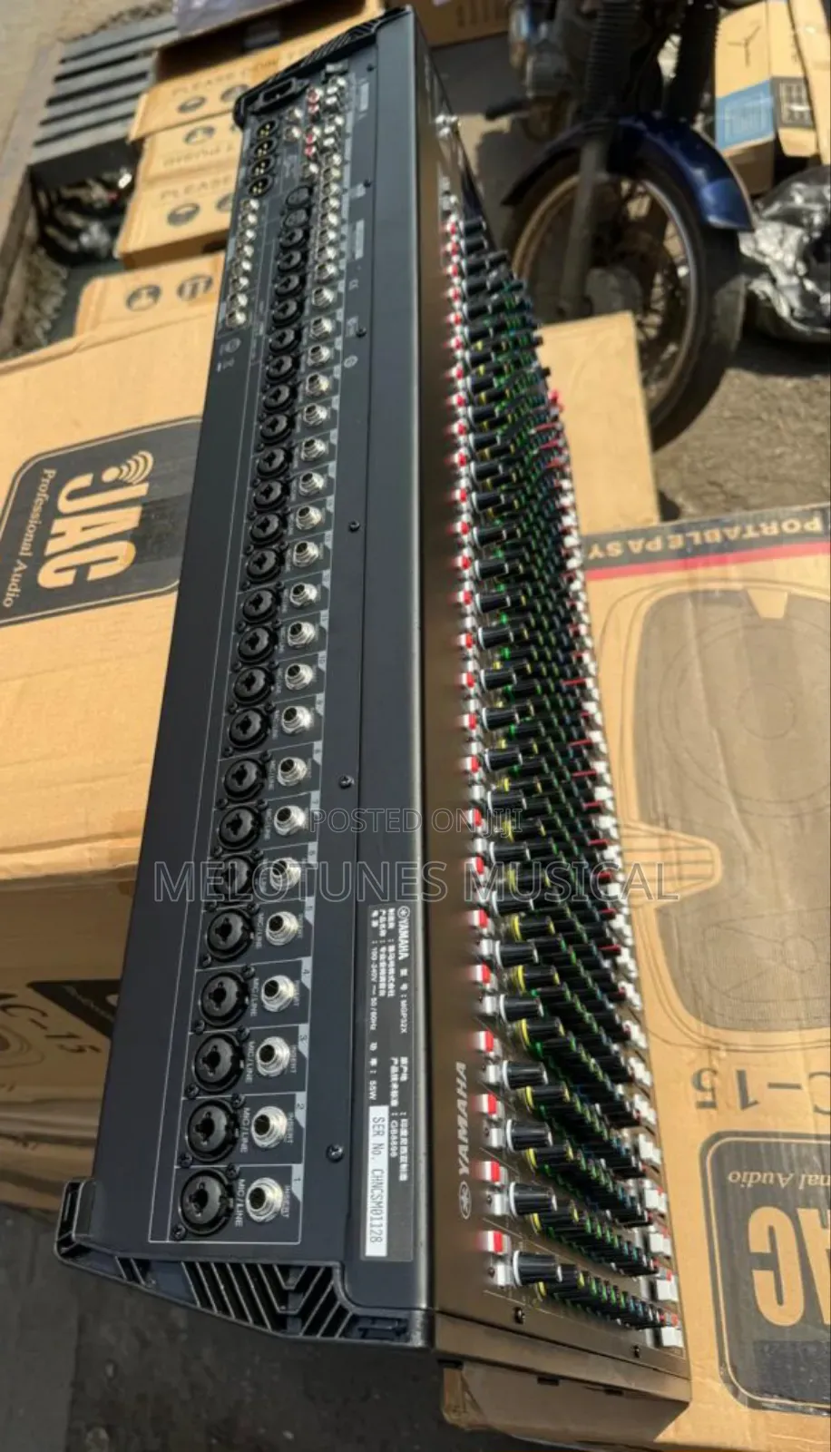 Yamaha Mgp32x 32-Channel Mixer With Effects
