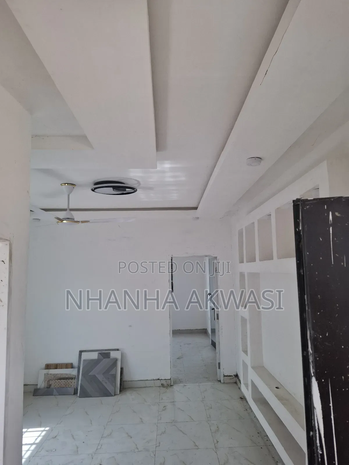 1bdrm Apartment in Community 24, Tema Metropolitan for rent