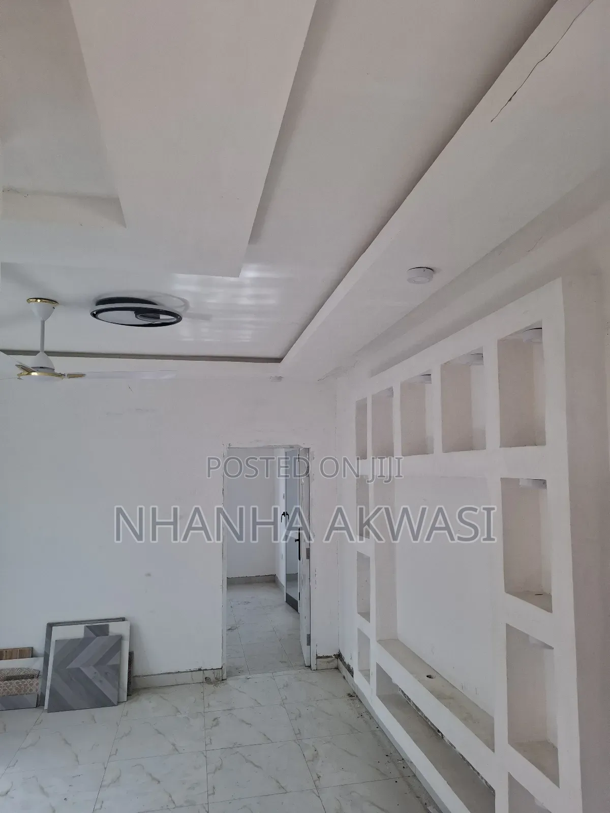 1bdrm Apartment in Community 24, Tema Metropolitan for rent