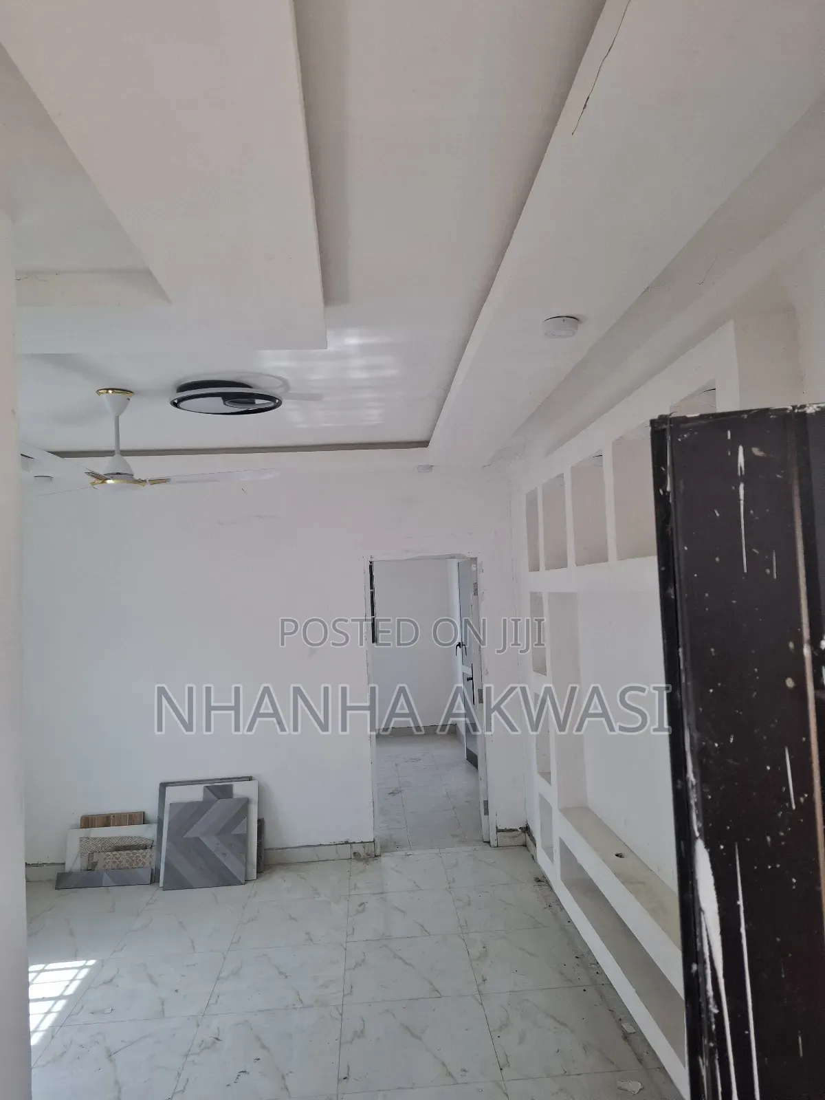 1bdrm Apartment in Community 24, Tema Metropolitan for rent