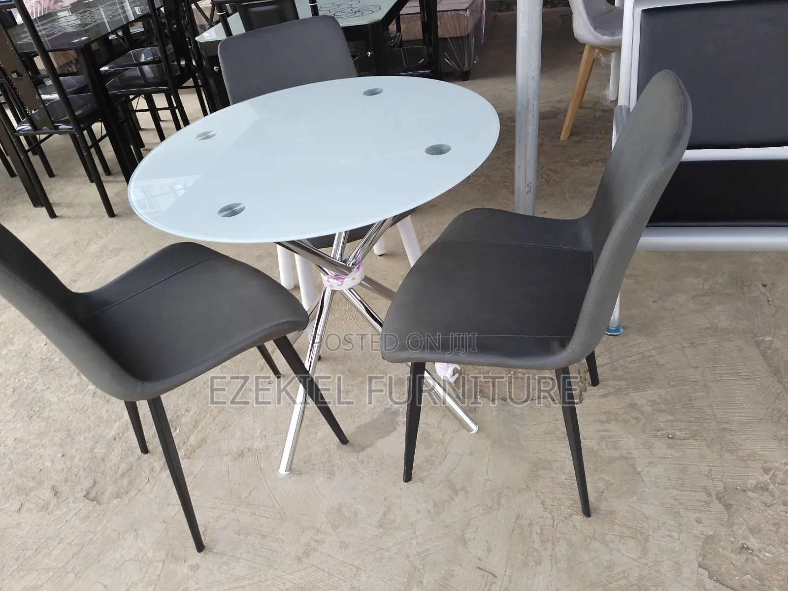 Thick Glass Dining