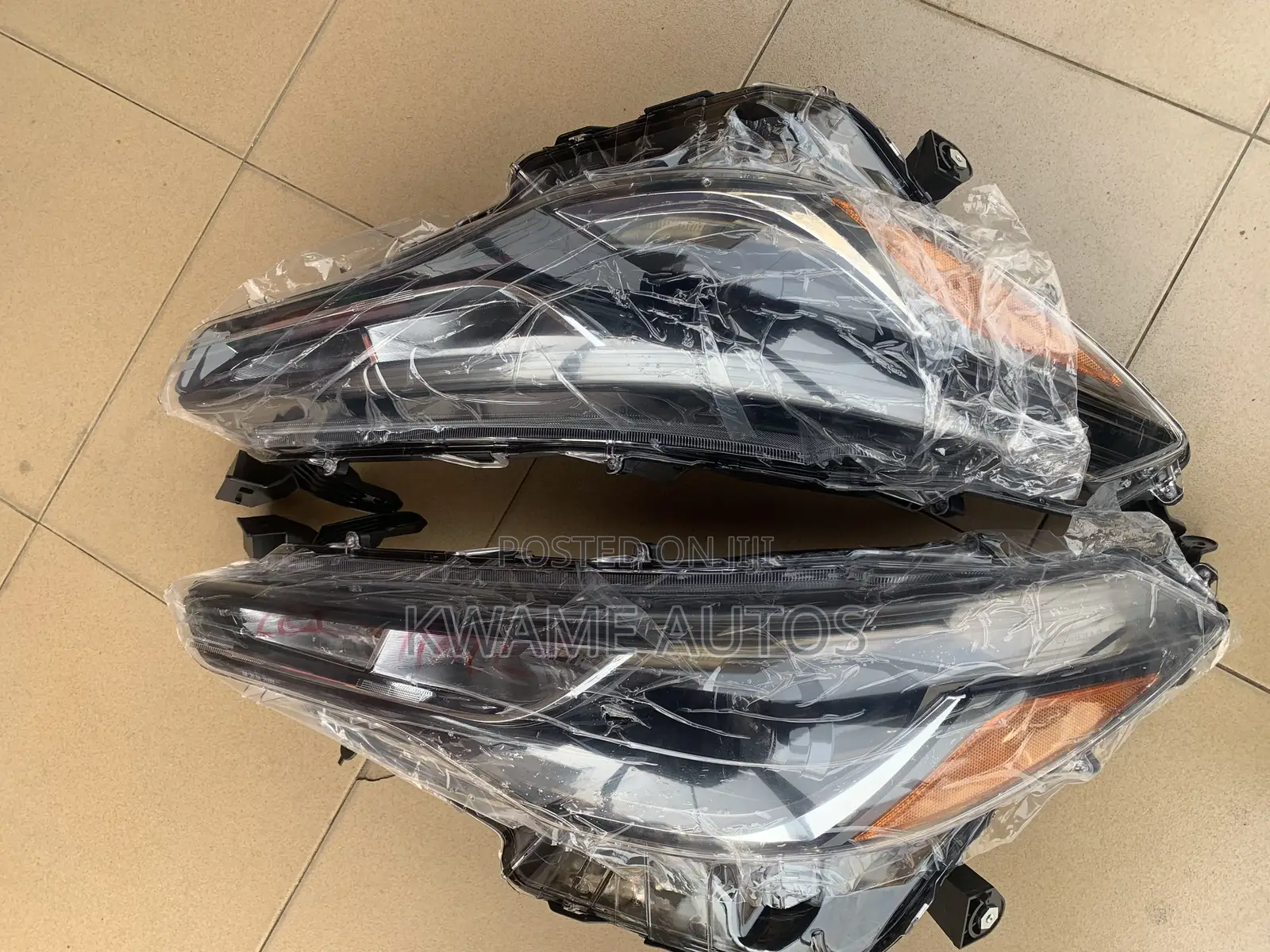 Corolla Cross 2018 Headlight Pair