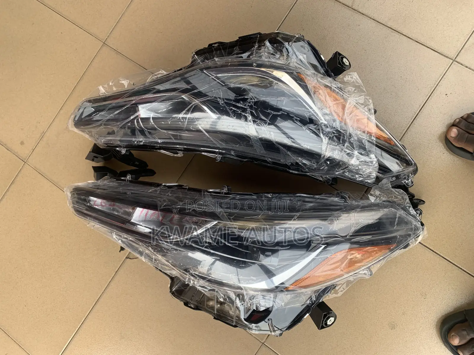 Corolla Cross 2018 Headlight Pair
