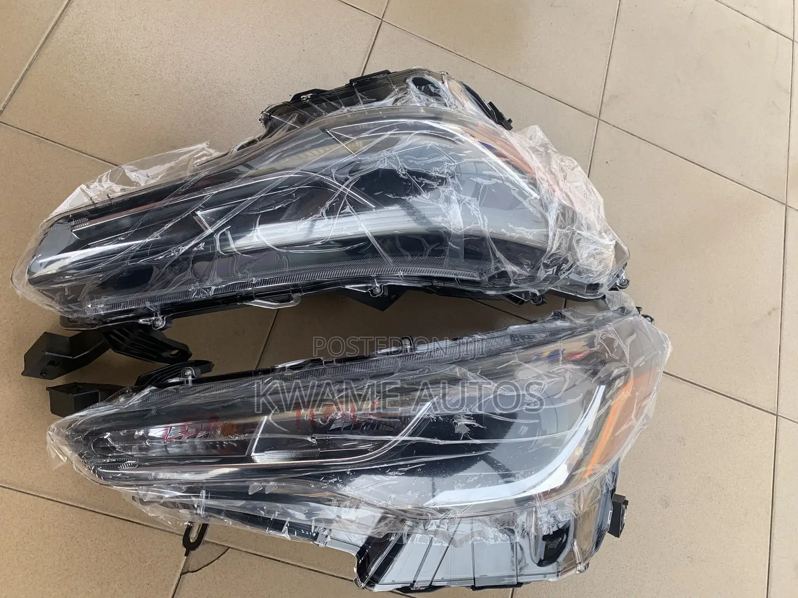 Corolla Cross 2018 Headlight Pair