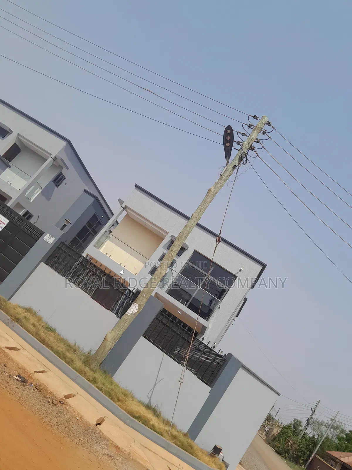 4bdrm Townhouse / Terrace in Tseaddo, Accra Metropolitan for rent