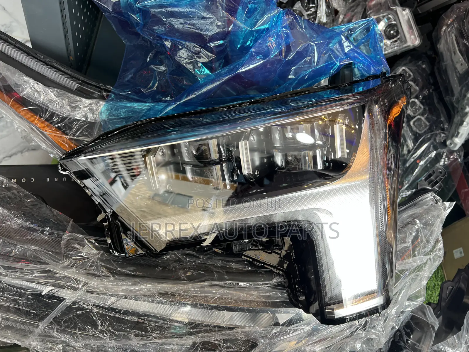 Toyota Tundra 2022-2024 Headlight Pair Chargeabletype