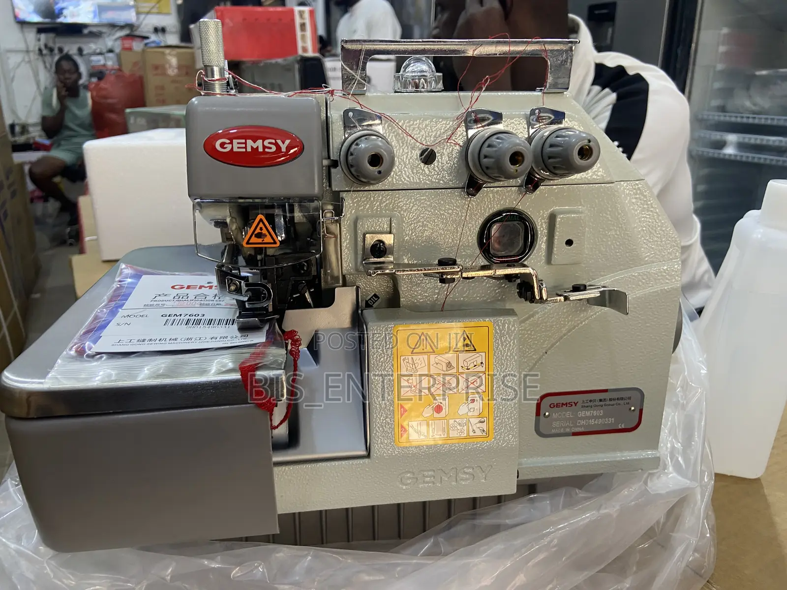 Gemsy 3 Threads Knitting Machine